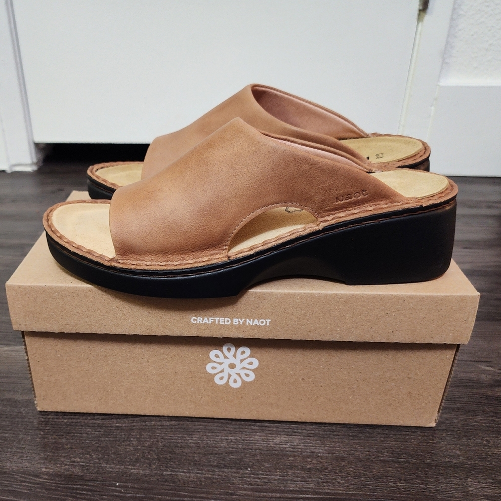 Naot Rome NIB Platform Mule Sandal Latte Brown Leather Size 40 Women's 9